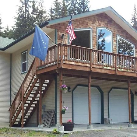 Glacier Creek Lodging ซูเวิร์ด ภายนอก รูปภาพ